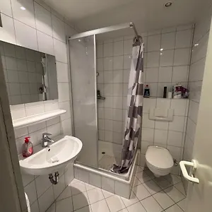 50 Qm Zentral In Domnaehe Köln